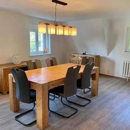 Kavaliershaus Neben Schloss Rauenstein Oda ve Kahvaltı