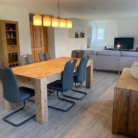 Kavaliershaus Neben Schloss Rauenstein Oda ve Kahvaltı 3*