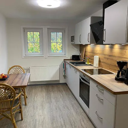 Kavaliershaus Neben Schloss Rauenstein Oda ve Kahvaltı