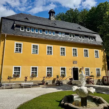 Kavaliershaus Neben Schloss Rauenstein Oda ve Kahvaltı