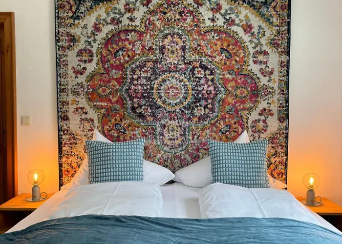 Kavaliershaus Neben Schloss Rauenstein Bed & Breakfast 3*