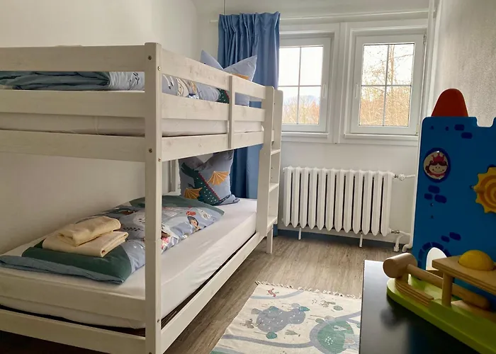 Kavaliershaus Neben Schloss Rauenstein Bed & Breakfast 3*